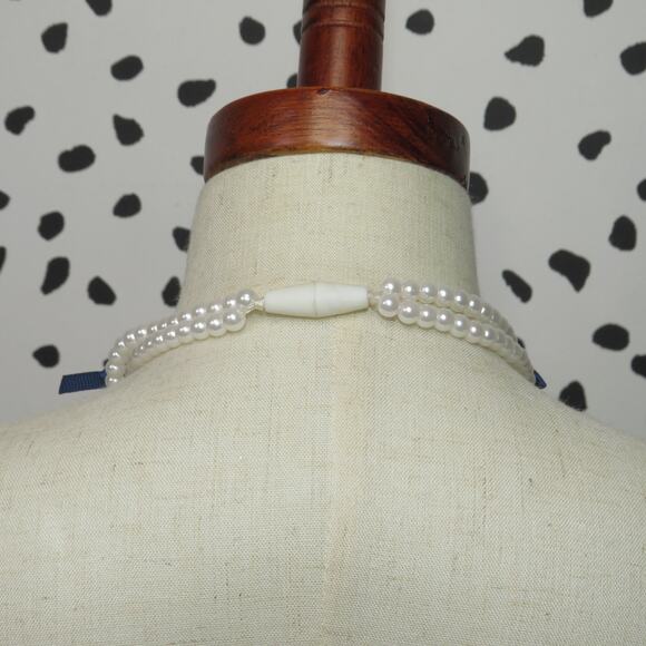 Carter’s Faux Pearl Bow Double Strand Necklace - Picture 3 of 3